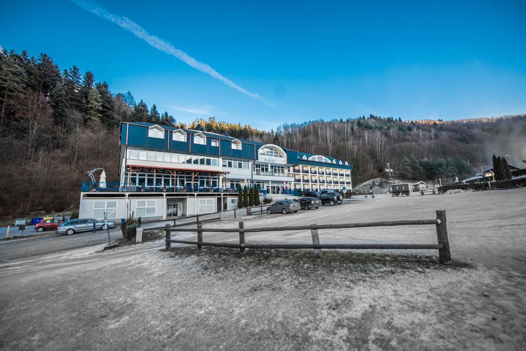 Plejsy Hotel Krompachy Exterior foto